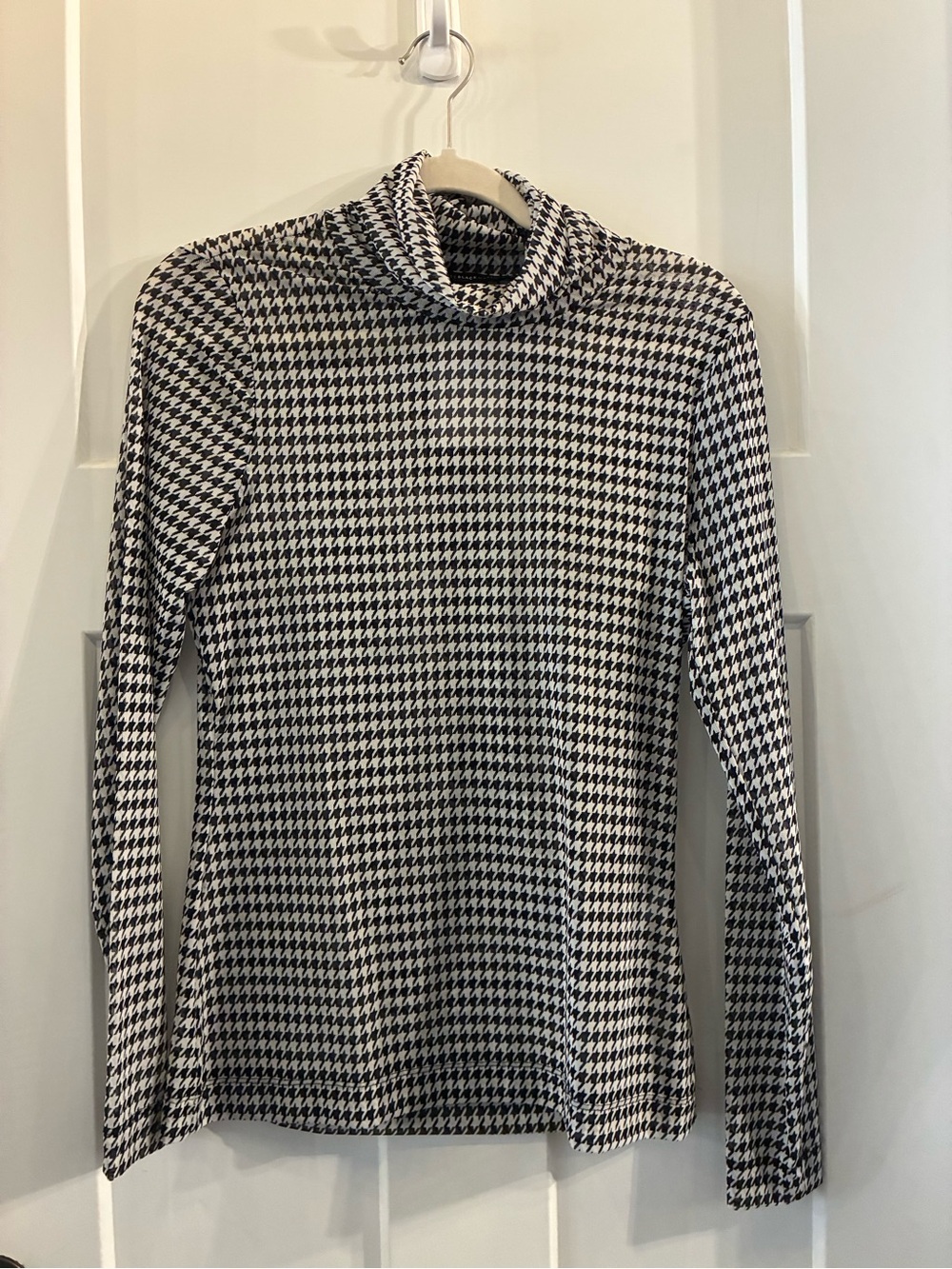 White House Black Market Black & White Houndstooth Mesh Top